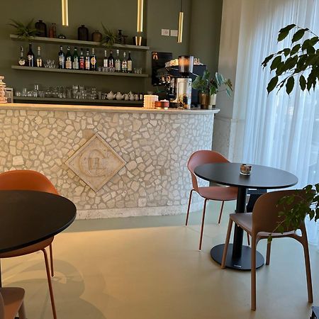 Hotel Capital Купра Маритима Екстериор снимка